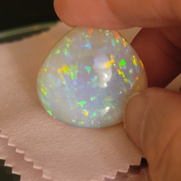 Mother Earth Jewelry - Exquisitely Bright 43+ Carat Opal!!!!